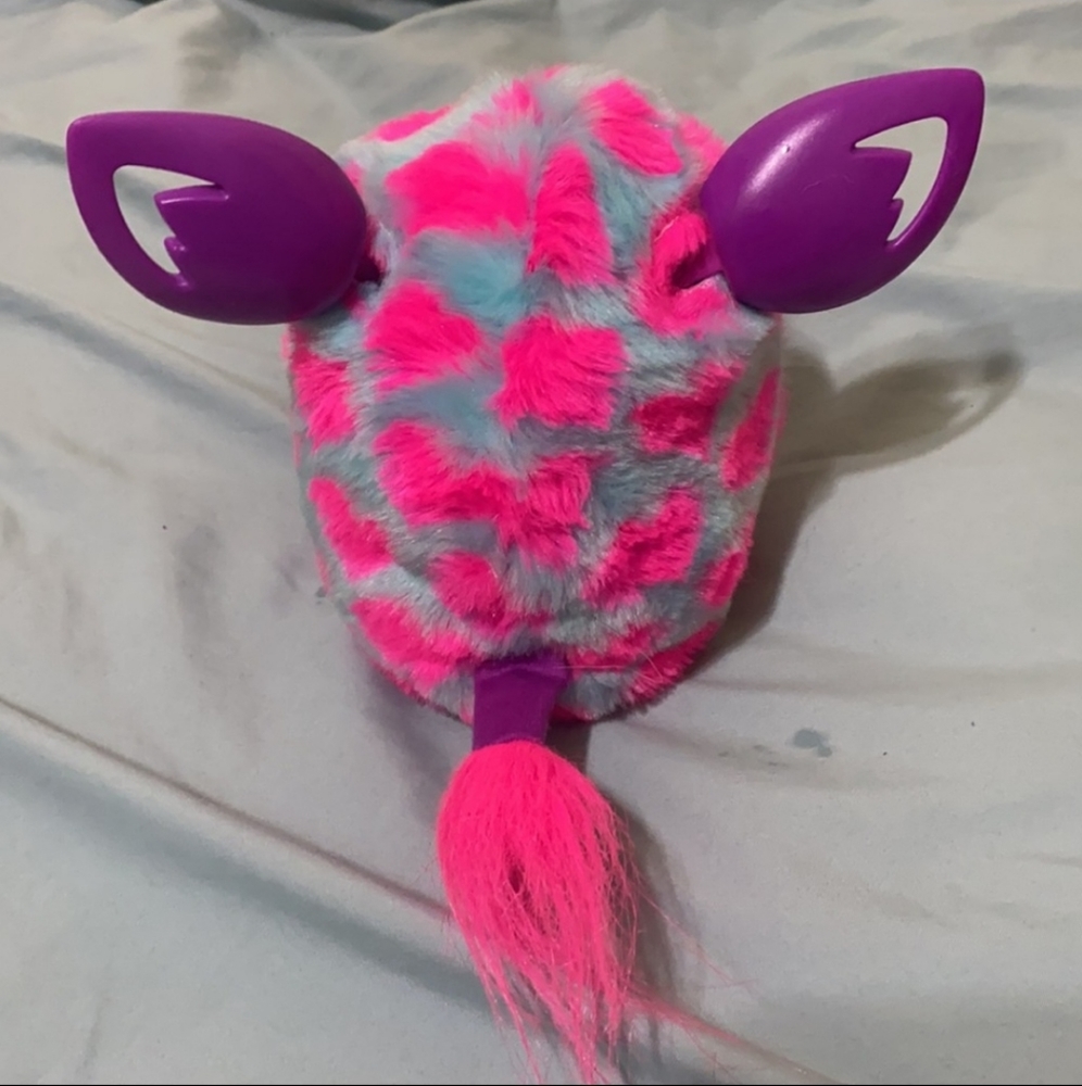 Furby - Picture 2 of 4